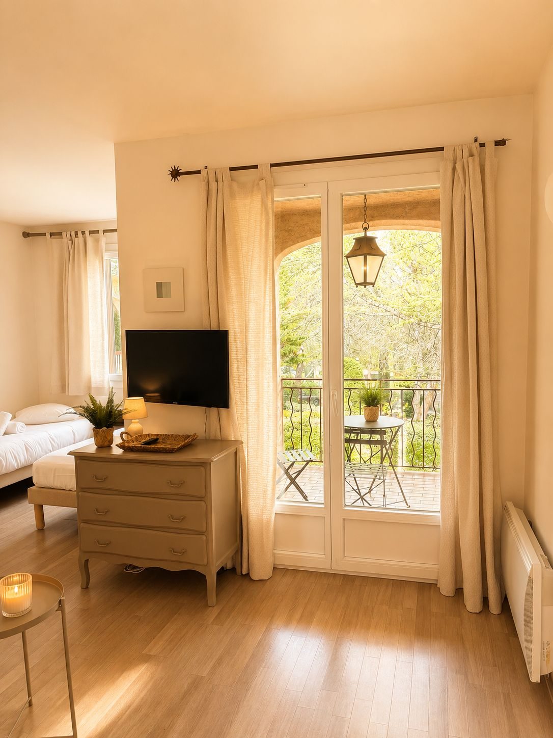 Studio 5 du Clos des Oliviers — 1er étage 30m² avec balcon sud, hébergement curiste Gréoux-les-Bains